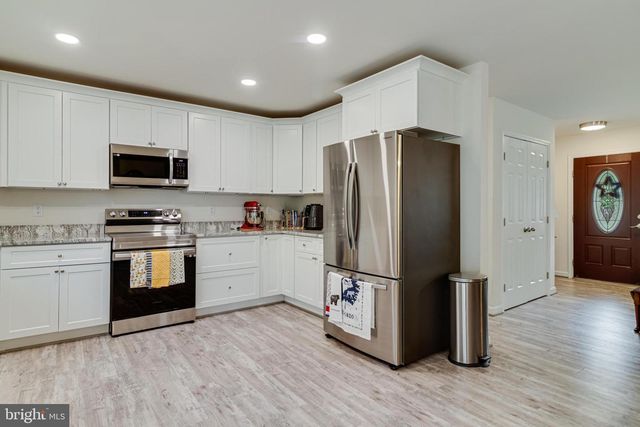 32 PLACID RD, Colonial Beach, VA 22443