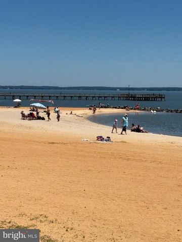 32 PLACID RD, Colonial Beach, VA 22443