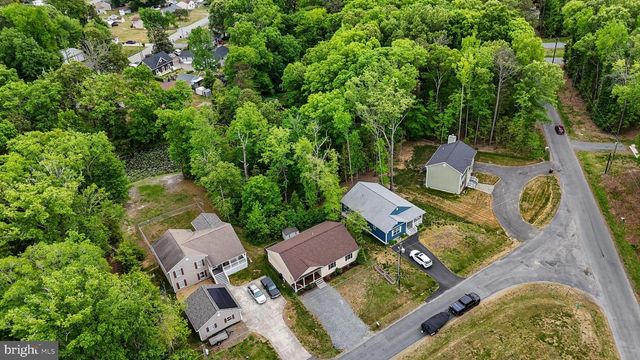 32 PLACID RD, Colonial Beach, VA 22443