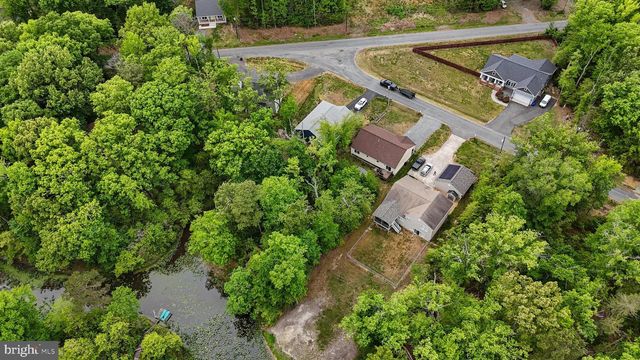 32 PLACID RD, Colonial Beach, VA 22443