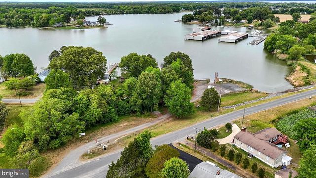 32 PLACID RD, Colonial Beach, VA 22443