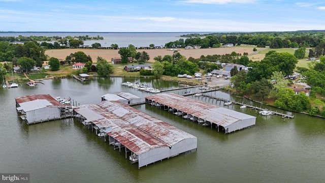 32 PLACID RD, Colonial Beach, VA 22443