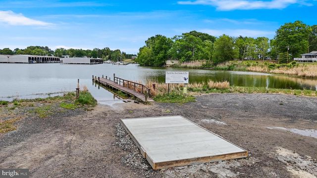 32 PLACID RD, Colonial Beach, VA 22443