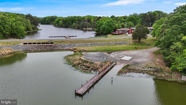 32 PLACID RD, Colonial Beach, VA 22443
