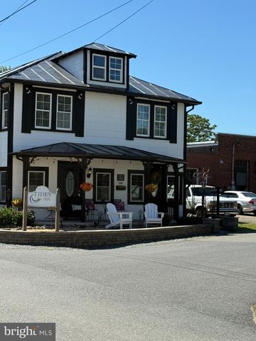 32 PLACID RD, Colonial Beach, VA 22443