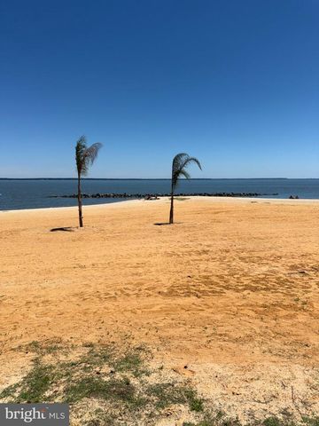 32 PLACID RD, Colonial Beach, VA 22443