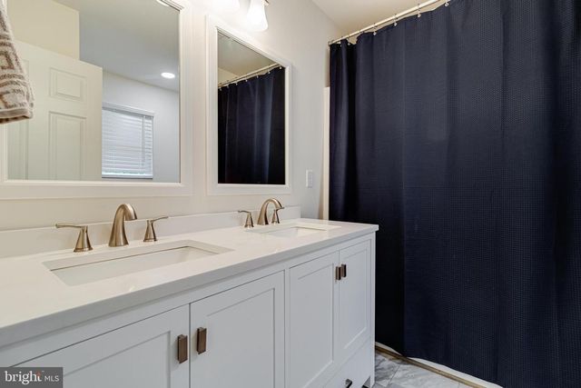 32 PLACID RD, Colonial Beach, VA 22443