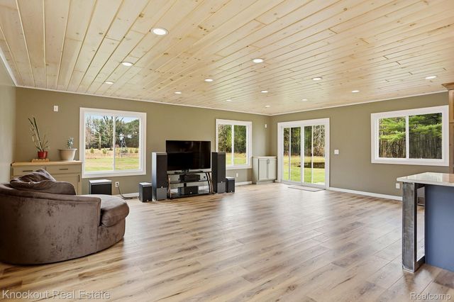 3467 Pebble Creek Drive, Vassar Township, MI 48768