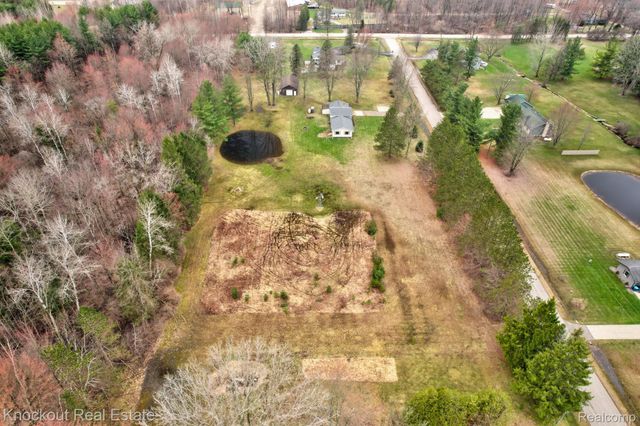 3467 Pebble Creek Drive, Vassar Township, MI 48768