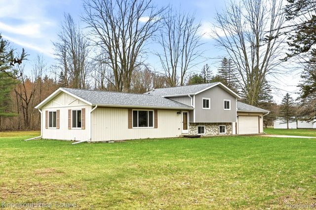 3467 Pebble Creek Drive, Vassar Township, MI 48768