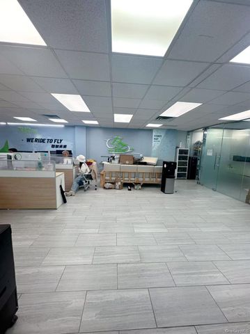 136-40 39th Avenue 202A, Flushing, NY 11354