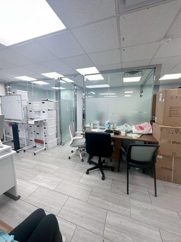 136-40 39th Avenue 202A, Flushing, NY 11354