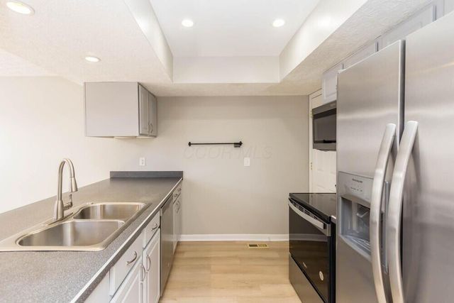 2439 Sutter Parkway, Dublin, OH 43016