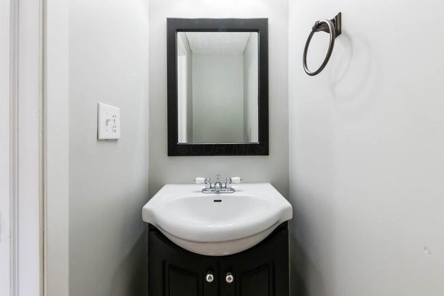 2439 Sutter Parkway, Dublin, OH 43016