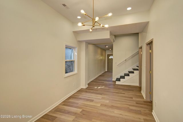 955 S 7th St, Louisville, KY 40203