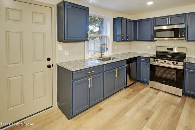 955 S 7th St, Louisville, KY 40203