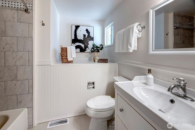 11725 NE 102nd Place, Kirkland, WA 98033