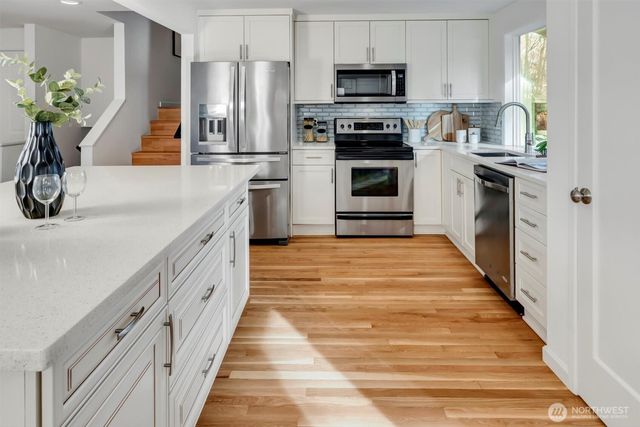 11725 NE 102nd Place, Kirkland, WA 98033