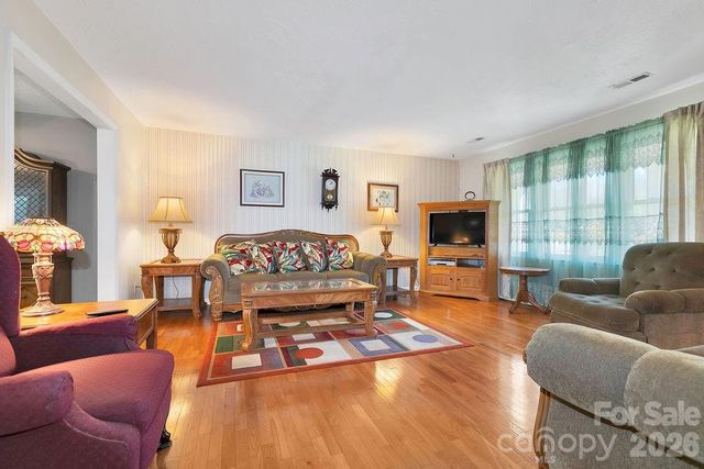 1482 Island Ford Road, Brevard, NC 28712
