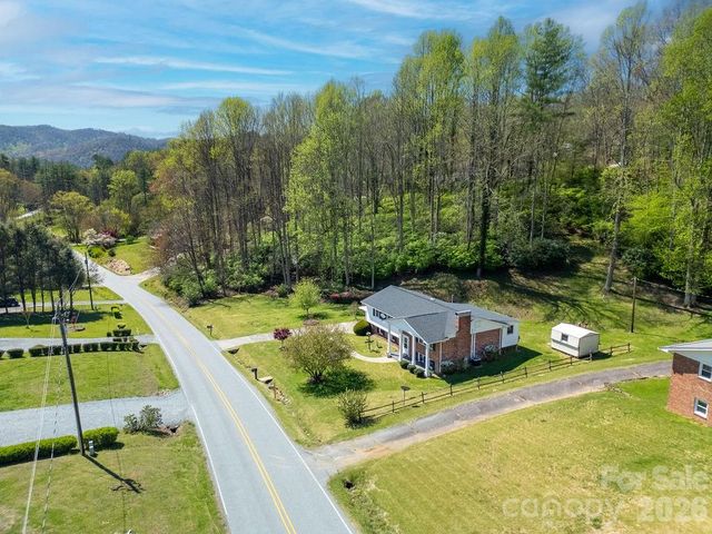 1482 Island Ford Road, Brevard, NC 28712