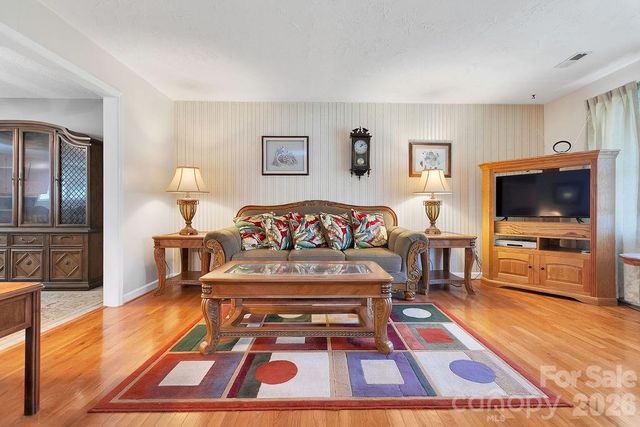 1482 Island Ford Road, Brevard, NC 28712