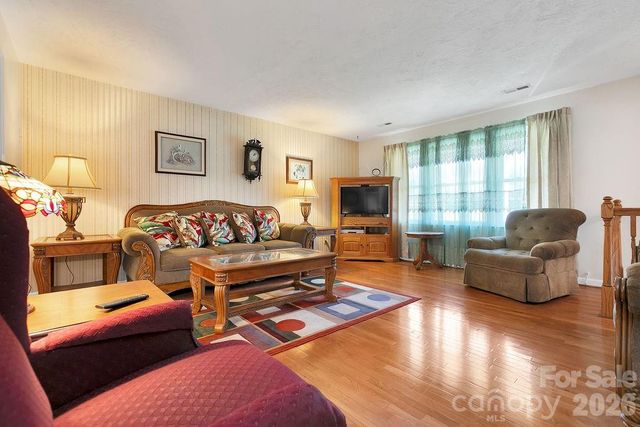 1482 Island Ford Road, Brevard, NC 28712