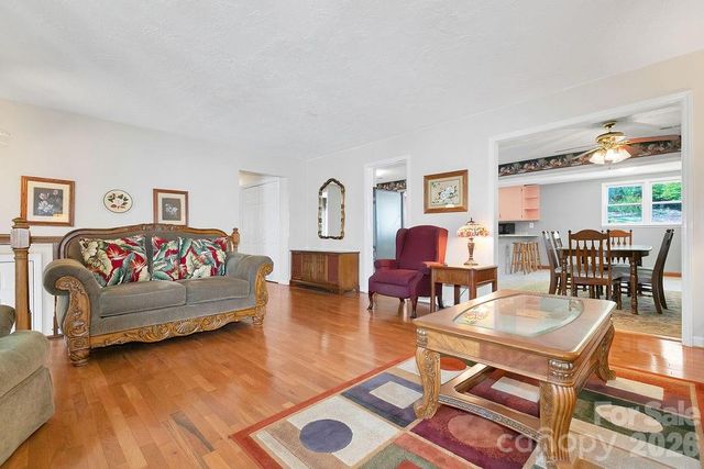 1482 Island Ford Road, Brevard, NC 28712