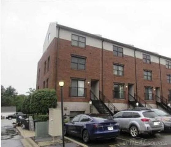 672 W 11 Mile Road, Royal Oak, MI 48067
