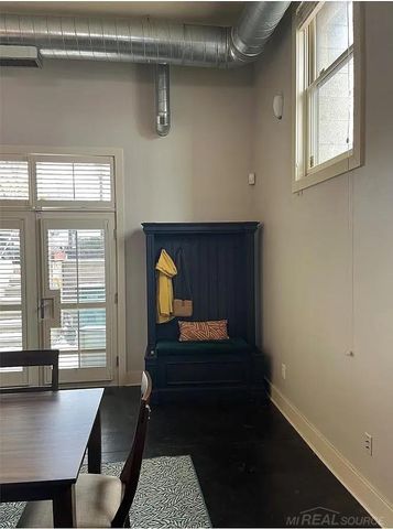 672 W 11 Mile Road, Royal Oak, MI 48067