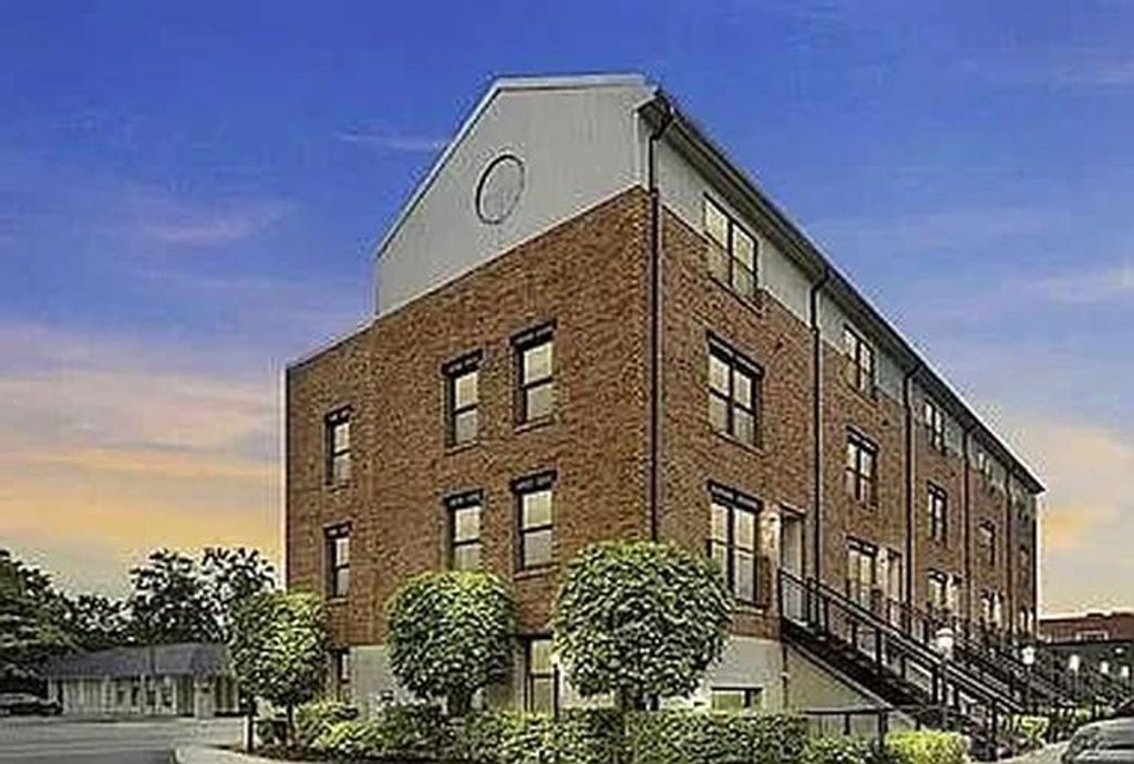672 W 11 Mile Road, Royal Oak, MI 48067