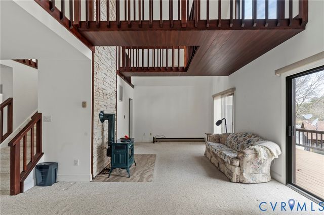 353 Farmers Dell Ln, Deltaville, VA 23043