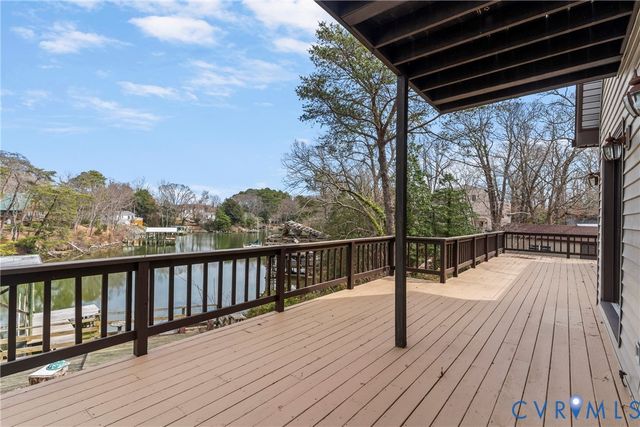 353 Farmers Dell Ln, Deltaville, VA 23043