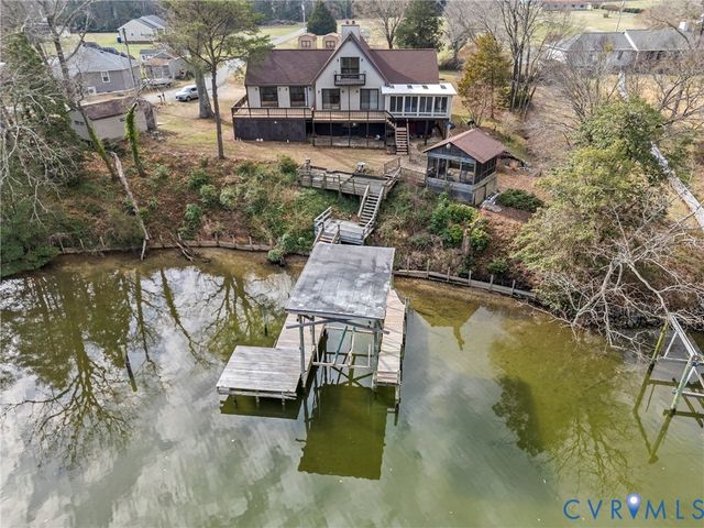 353 Farmers Dell Ln, Deltaville, VA 23043