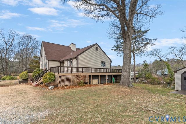353 Farmers Dell Ln, Deltaville, VA 23043