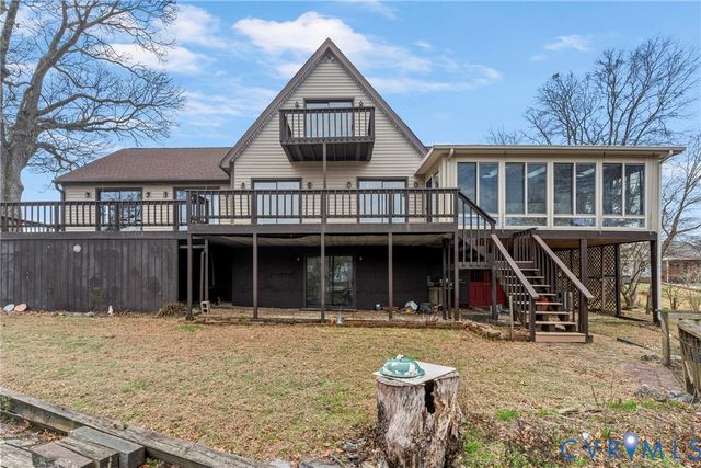 353 Farmers Dell Ln, Deltaville, VA 23043