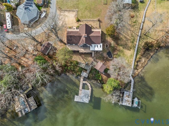 353 Farmers Dell Ln, Deltaville, VA 23043