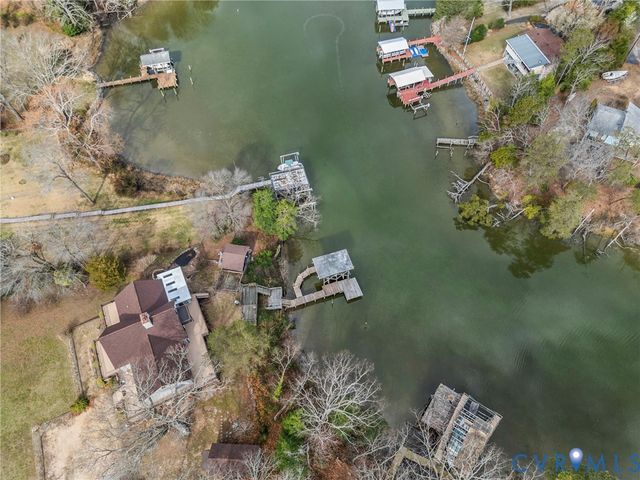 353 Farmers Dell Ln, Deltaville, VA 23043