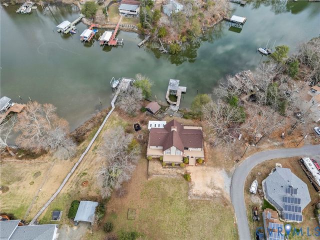 353 Farmers Dell Ln, Deltaville, VA 23043