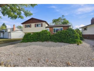 2404 N Van Buren Ave, Loveland, CO 80538