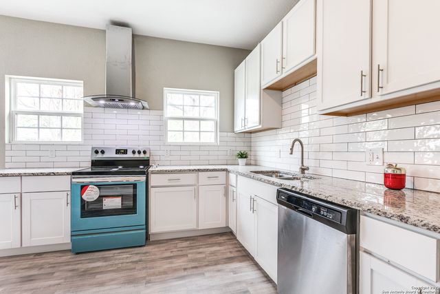 941 W MYRTLE ST, San Antonio, TX 78212