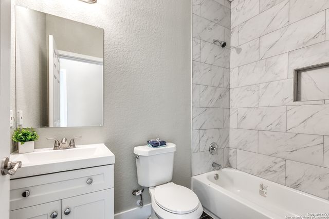 941 W MYRTLE ST, San Antonio, TX 78212