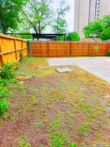 941 W MYRTLE ST, San Antonio, TX 78212