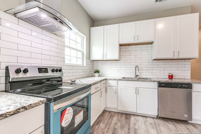 941 W MYRTLE ST, San Antonio, TX 78212