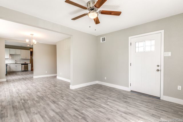 941 W MYRTLE ST, San Antonio, TX 78212