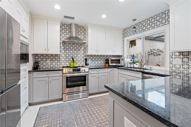 3714 CARROLLBROOK ROAD, Tampa, FL 33618
