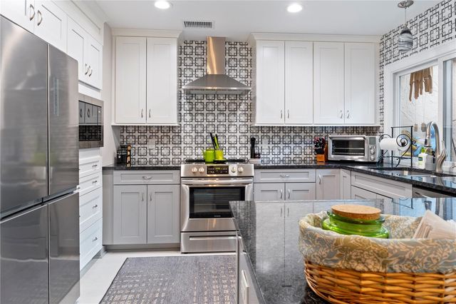 3714 CARROLLBROOK ROAD, Tampa, FL 33618