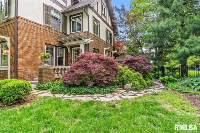 1421 Wiggins Avenue, Springfield, IL 62702