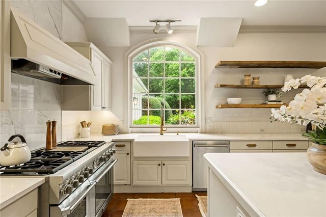 3955 Northside Drive NW, Atlanta, GA 30342