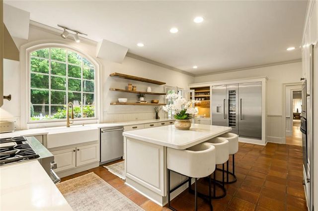 3955 Northside Drive NW, Atlanta, GA 30342
