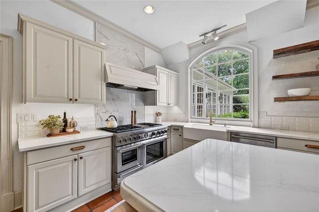 3955 Northside Drive NW, Atlanta, GA 30342